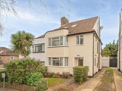 4 Bedroom Semi-detached House For Rent In West Finchley, London