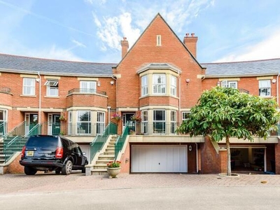 4 Bedroom Terraced House For Rent In St. Ann's Park, Virginia Water