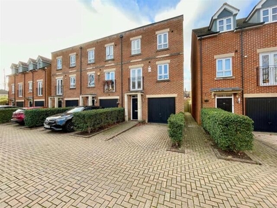 4 Bedroom Town House For Sale In Newbury