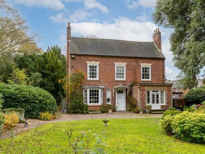 5 Bedroom Character Property For Sale In Tamworth