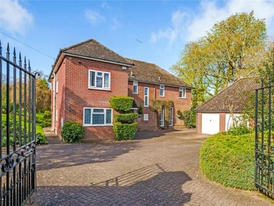 5 Bedroom Detached House For Sale In Finedon, Northamptonshire