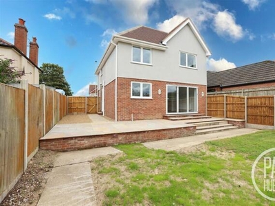 5 Bedroom Detached House For Sale In Oulton Broad