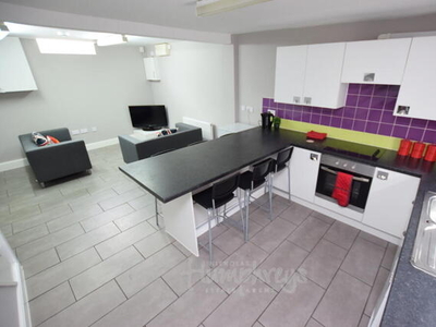 6 Bedroom Terraced House For Rent In Northampton
