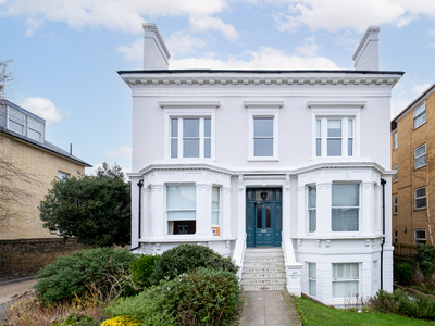 2 bedroom property for sale in Upper Richmond Road, LONDON, SW15