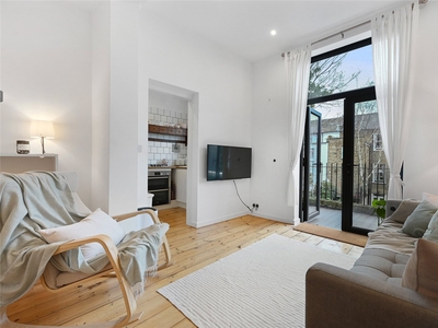 Hammersmith Grove, Brackenbury Village, London, W6 2 bedroom flat/apartment