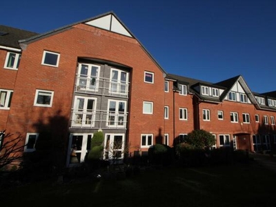 1 Bedroom Shared Living/roommate Vicars Cross Cheshire West And Chester