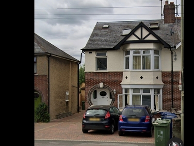 6 Bed Semi-Detached House, Cowley Road, OX4