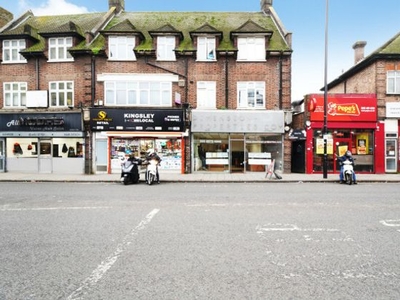 4 bedroom retail property (high street) for sale Hounslow, TW3 1NP