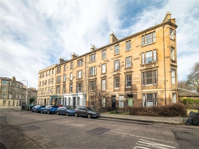 1 bed lower ground floor flat for sale in New Town