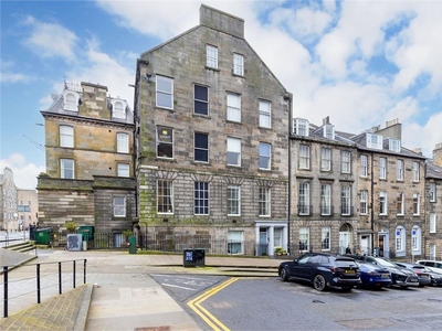 1 bed second floor flat for sale in New Town