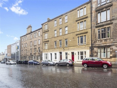 1 bed top floor flat for sale in Easter Road