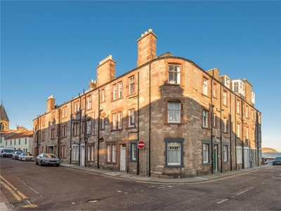 2 bed double upper flat for sale in North Berwick