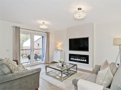 2 bed first floor flat for sale in Currie