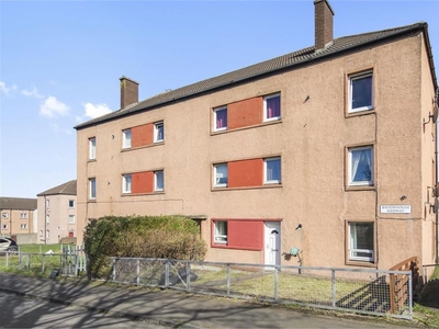 2 bed ground floor flat for sale in Broomhouse