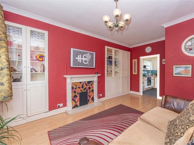 2 bed ground floor flat for sale in Broughton