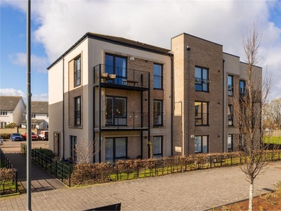 2 bed second floor flat for sale in South Queensferry
