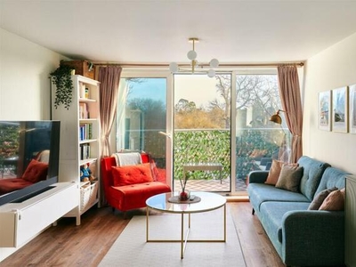 2 Bedroom Shared Living/roommate Brentford Greater London