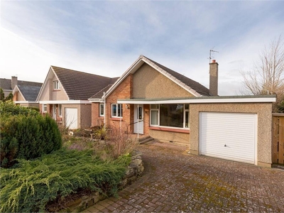 3 bed detached bungalow for sale in Currie