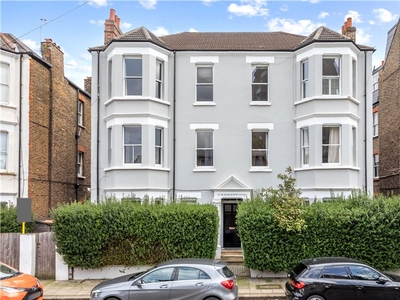 Aigburth Mansions, Hackford Road, London, SW9 2 bedroom flat/apartment in Hackford Road