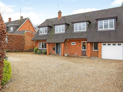 Andover Road North, Winchester, SO22 5 bedroom house in Winchester