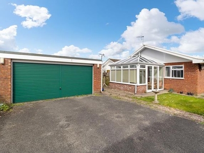 Bungalow for sale in Cromarty, Hillview Gardens, Worcester, Worcestershire WR8