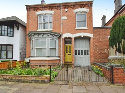 Detached house for sale in Central Avenue, Leicester, Leicestershire LE2