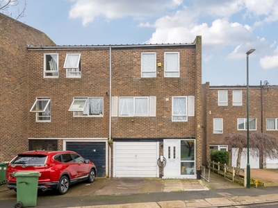 Town House for sale - St. Katherines Road, DA18