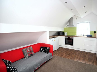 1 bedroom apartment for rent in Station Road, South Gosforth, Newcastle Upon Tyne, NE3