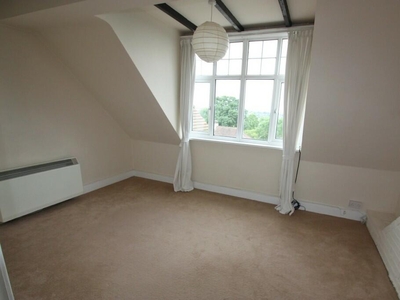 1 bedroom flat for rent in Beechwood Road, Sanderstead, South Croydon, CR2
