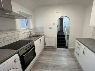 1 bedroom flat for rent in Broadway Cardiff, CF24
