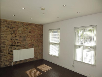 1 bedroom flat for rent in Roman Road, Bow E3