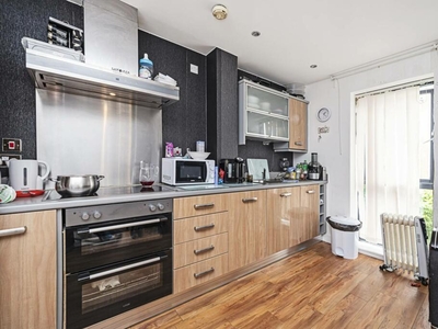1 bedroom flat for rent in Windmill Road, Clapton, London, E5