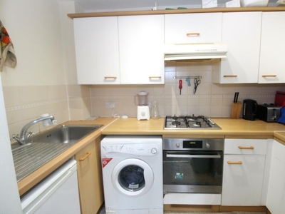 1 bedroom flat share for rent in Wilkins Close, Mitcham, CR4
