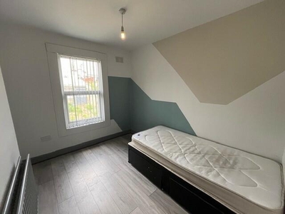1 bedroom house share for rent in Rochester Street, Chatham, ME4