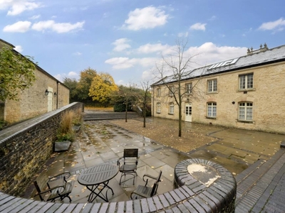 2 Bed Flat/Apartment For Sale in Chipping Norton, Oxfordshire, OX7 - 5214448