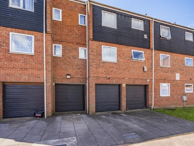 2 Bed Flat/Apartment For Sale in Slough, Berkshire, SL2 - 5369710