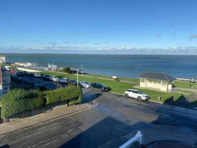 2 bedroom apartment for rent in Apartment 13, !8 Beacon Hill, Herne Bay, CT6