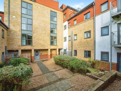 2 bedroom apartment for sale in Knightrider Street, Maidstone, ME15