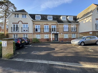 2 bedroom apartment for sale in St Johns Road, Bournemouth, BH5