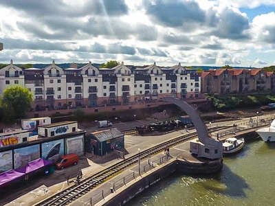 2 bedroom apartment for sale in The Quays, Cumberland Road, Bristol, BS1