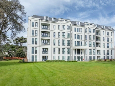 2 bedroom apartment for sale in West Cliff Road, Bournemouth, Dorset, BH2