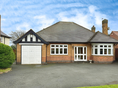 2 bedroom bungalow for sale in Wollaton Road, Wollaton Village, NG8 2AP, NG8