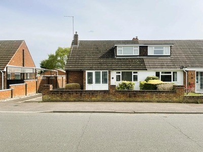 2 bedroom detached house for sale in Gooseberry Hill, Warden Hill, Luton, LU3