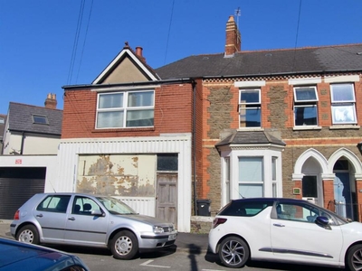 2 bedroom end of terrace house for sale in Donald Street, Roath, CF24