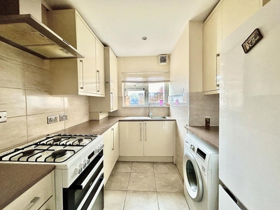 2 bedroom flat for rent in Cecil House, Chingford Road, Walthamstow E17