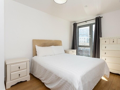 2 bedroom flat for rent in Christian Street, London, E1