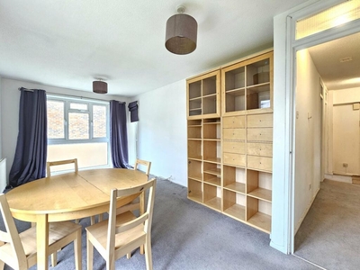 2 bedroom flat for rent in Diploma Avenue, East Finchley, N2