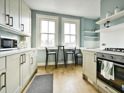 2 bedroom flat for rent in Fulham Road, Fulham Broadway, London, SW6
