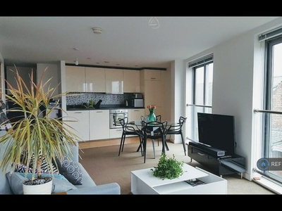 2 bedroom flat for rent in Queens Road, Nottingham, NG2