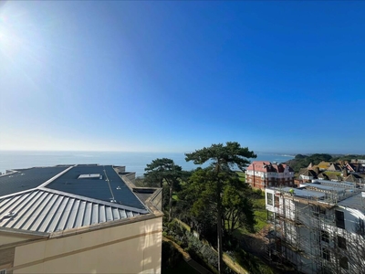 2 bedroom flat for rent in West Cliff Road, West Cliff, Bournemouth, BH2